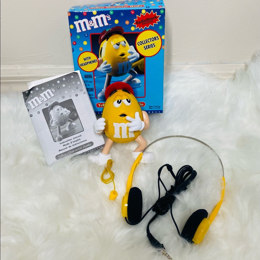 M&M's Yellow Character Am/Fm Speaker Radio w/Headphones